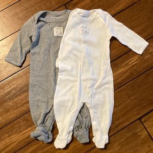 2 Burt’s Bees organic cotton footies. 0-3 months 🐝